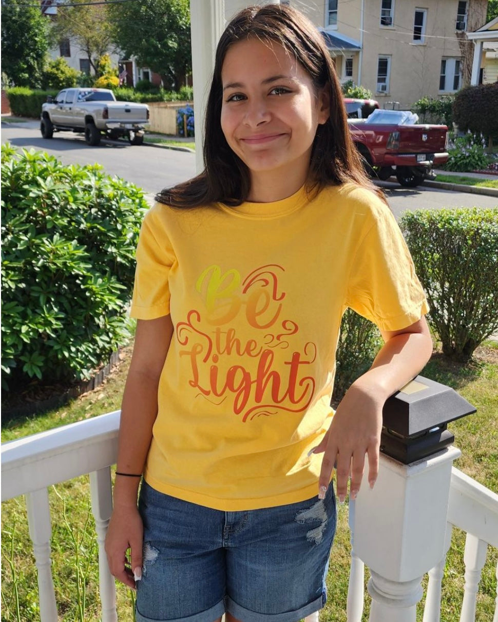 BE THE LIGHT (O) SWIRL T-SHIRT