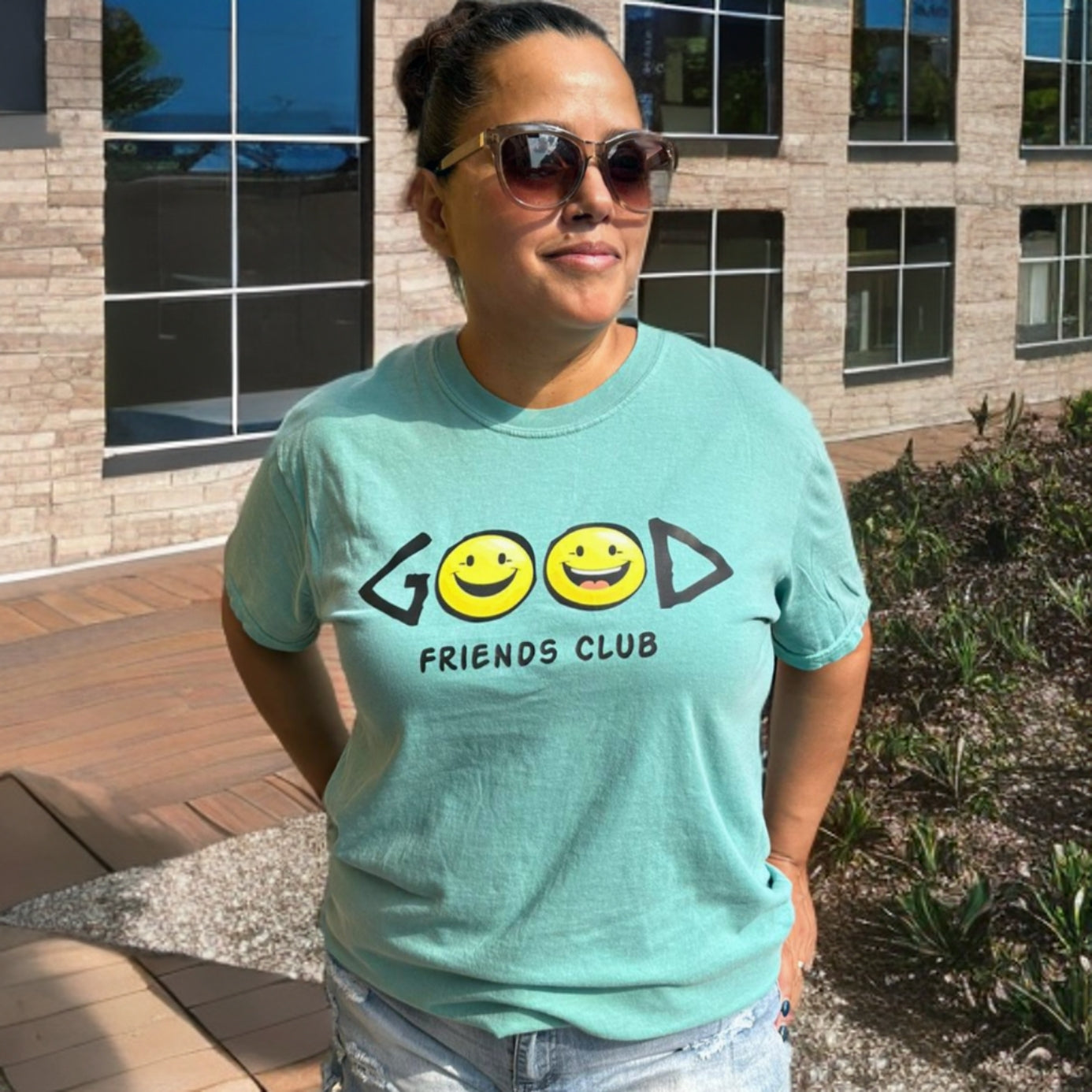 GOOD FRIENDS CLUB COLOR WASH T-SHIRT